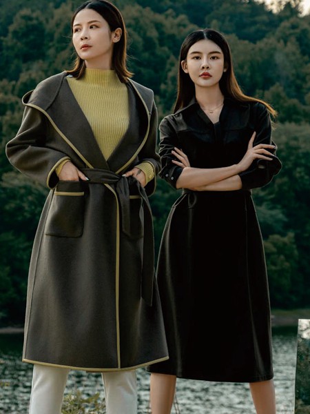 Effusive2021秋冬季黑色纯色连衣裙