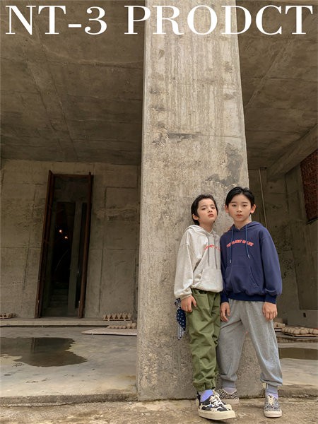 拾恩初＆番薯片2021秋冬季白色字母卫衣