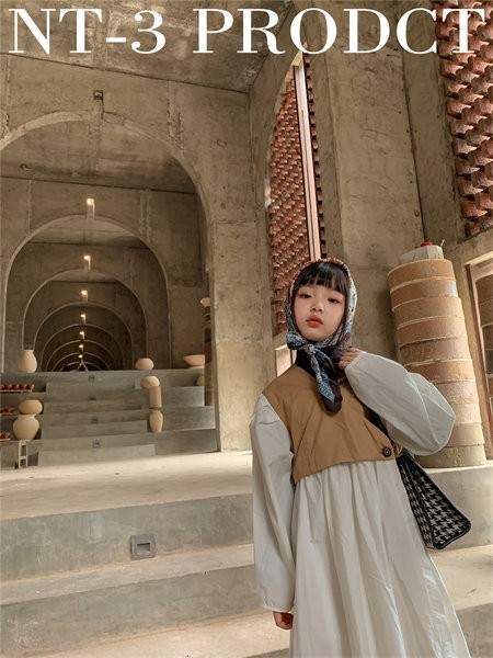 拾恩初＆番薯片2021秋冬季白色宽松连衣裙