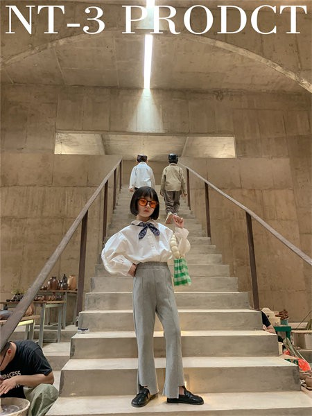 拾恩初＆番薯片2021秋冬季白色蝴蝶结衬衫裙