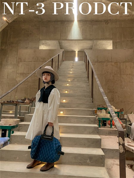 拾恩初＆番薯片2021秋冬季拼色纯色连衣裙