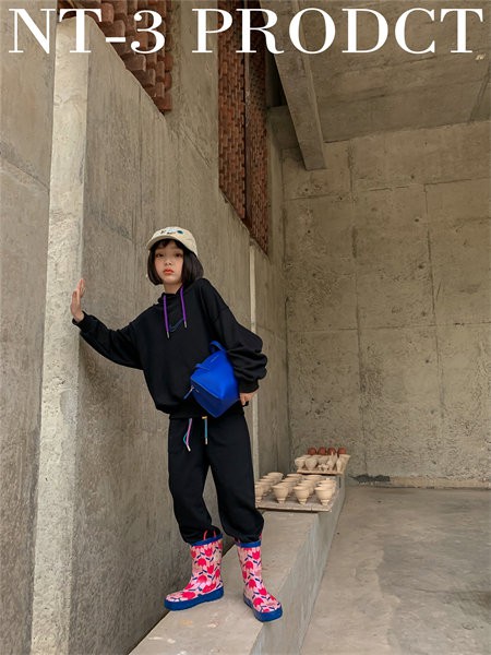 拾恩初＆番薯片2021秋冬季黑色纯色卫衣