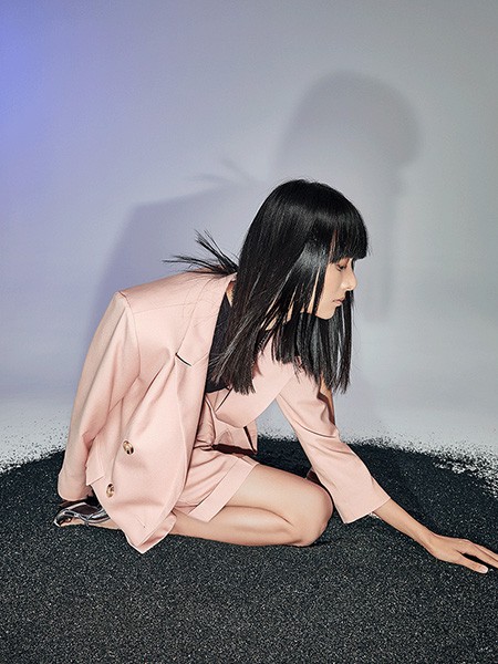 爱城市2021秋冬季粉色纯色西装