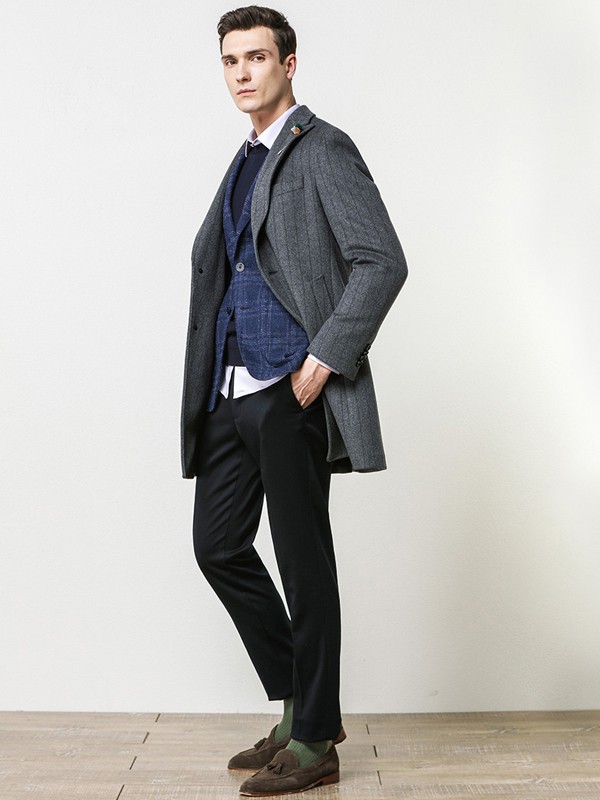 蓝戈瑞2021秋冬季灰色纯色西装