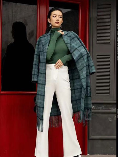 右立方2021秋冬季绿色格子大衣