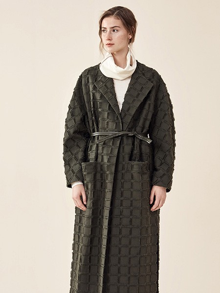 右立方2021秋冬季绿色格子大衣