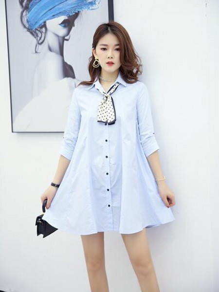 摩纳珂女装2021秋冬季浅蓝色纯色连衣裙