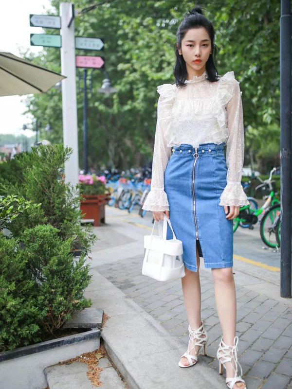 RealVision2021春夏季浅蓝色开叉包臀裙