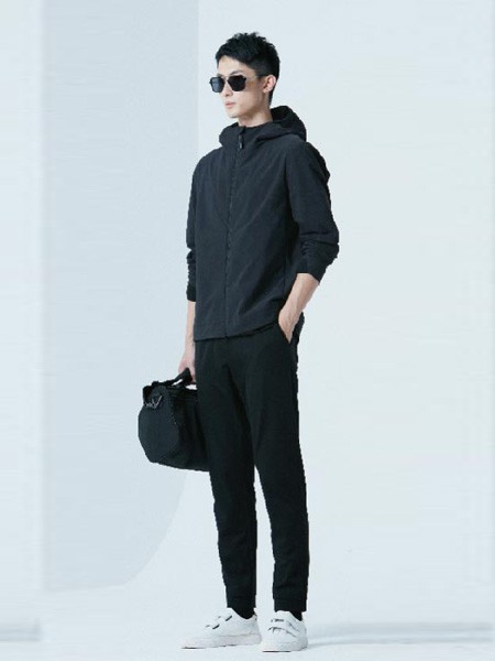 玛丝菲尔2022春夏季黑色纯色卫衣