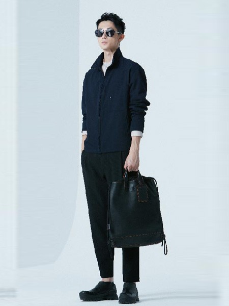 MJU:T男装2022春夏季黑色纯色衬衫