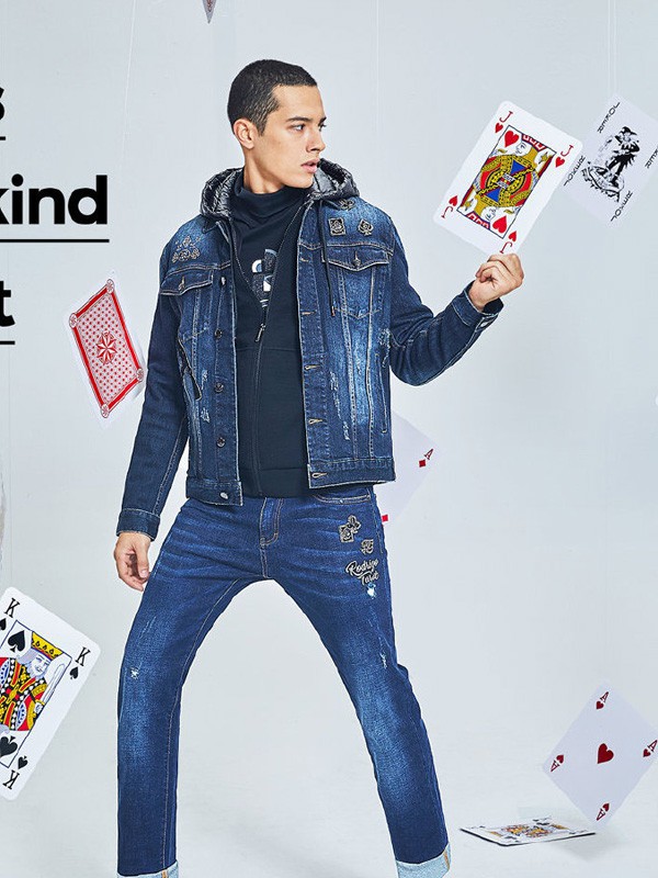 洛德利格2021秋冬季藏蓝色印花外套