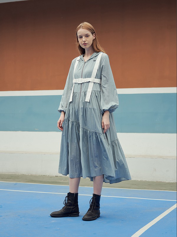 马可未女装2021秋冬季蓝色连帽连衣裙