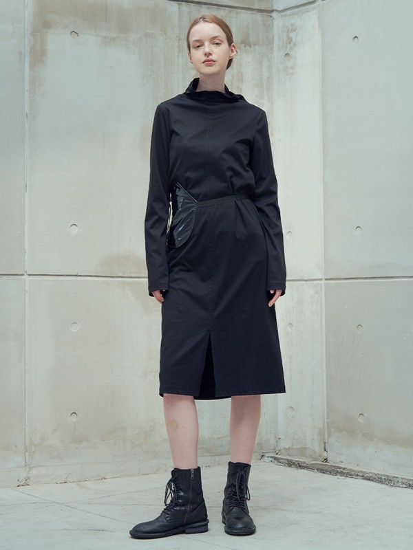 马可未女装2021秋冬季黑色收腰连衣裙