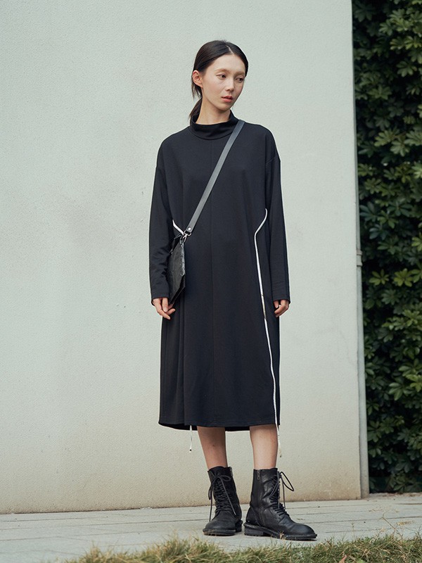 马可未女装2021秋冬季黑色宽松连衣裙