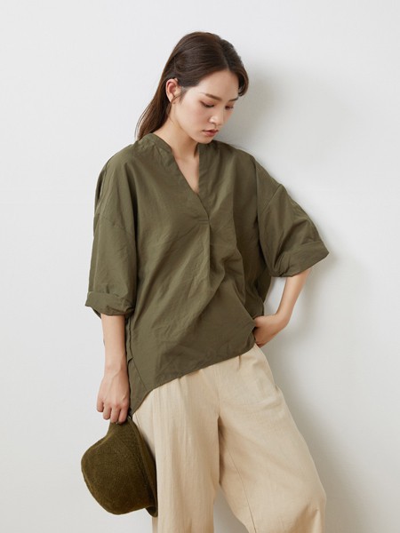 Mooost女装2022春夏季军绿色纯色T恤