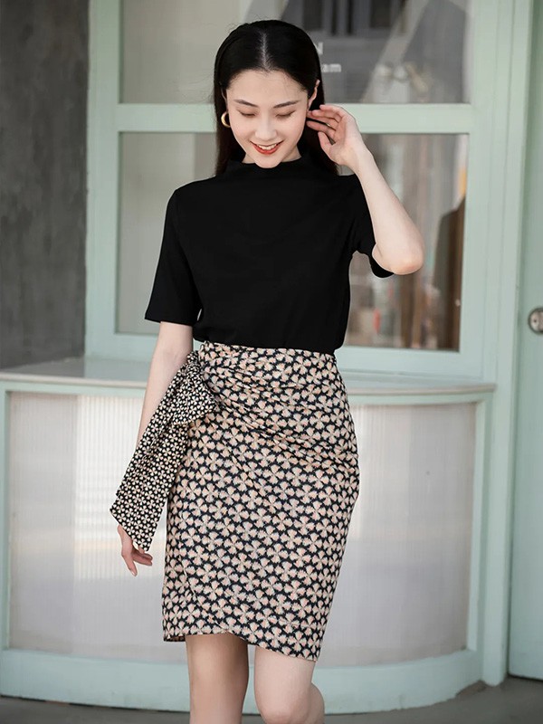 拉素2021春夏季黑色印花包臀裙