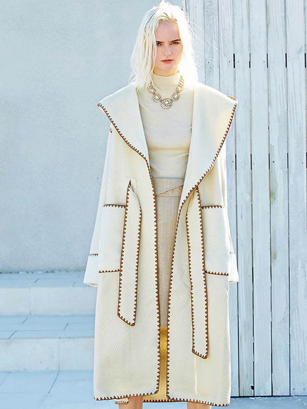 千颖2021秋冬季白色连帽大衣