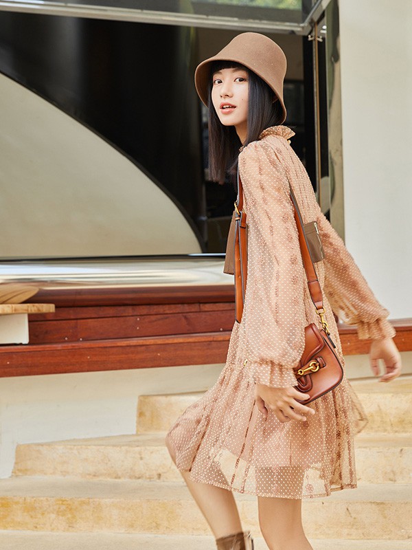 茵格丽2022春夏季橙色印花连衣裙