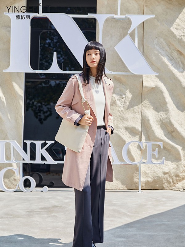 茵格丽2022春夏季粉色纯色风衣