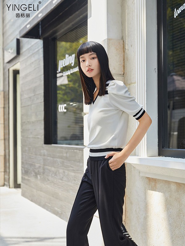 茵格丽2022秋冬季白色贴布T恤