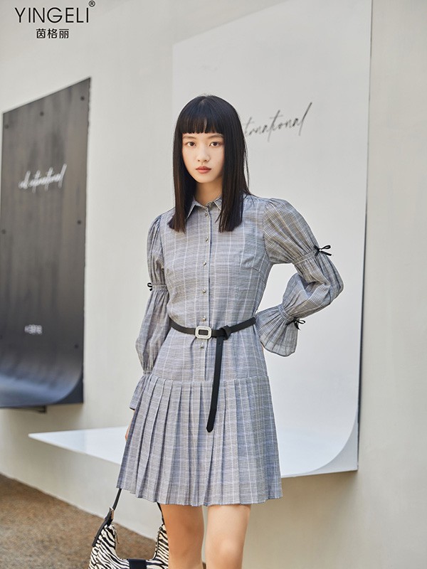 茵格丽2022春夏季灰色格子连衣裙