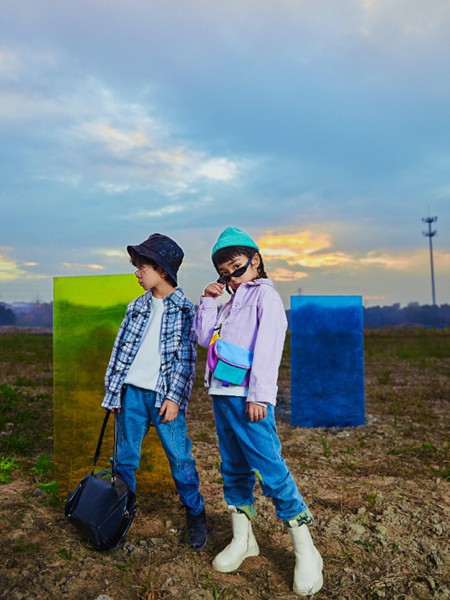 羽成扉2022春夏季蓝色格子衬衫