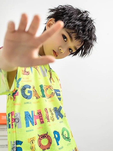 麦哈·派童装2022春夏季黄色字母T恤