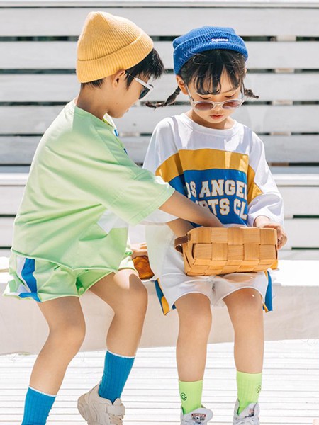 可米の家童装2022春夏季白色字母连体衣