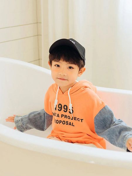 可米の家2022春夏季拼色字母卫衣