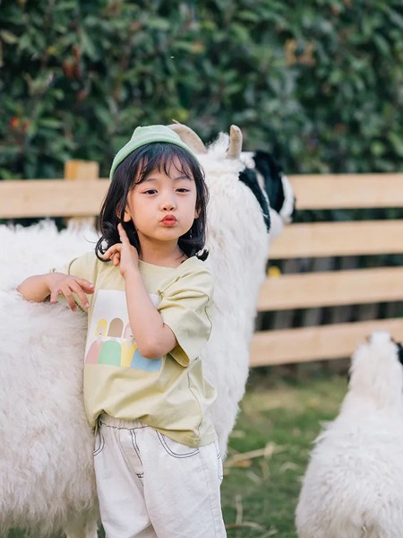 可米の家2022春夏季绿色印花T恤