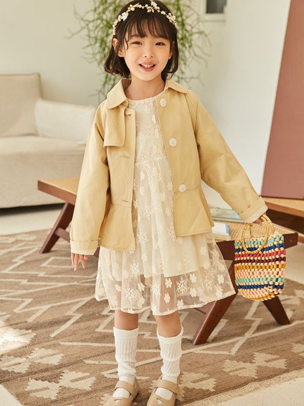 五岳童盟童装2022春夏季卡其色纯色风衣