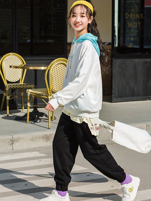 五岳童盟童装2022春夏季白色印花卫衣