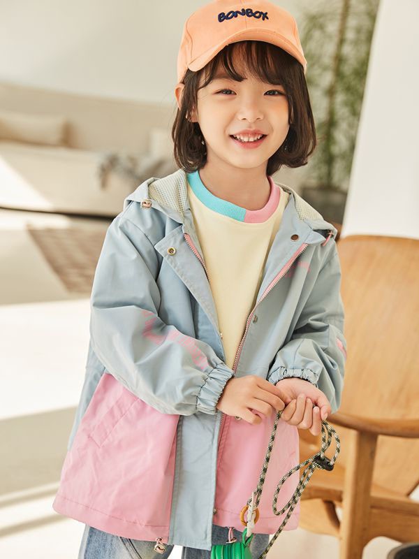 五岳童盟童装2022春夏季拼色印花外套