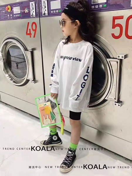 咔哇咿童装2021秋冬季白色字母T恤