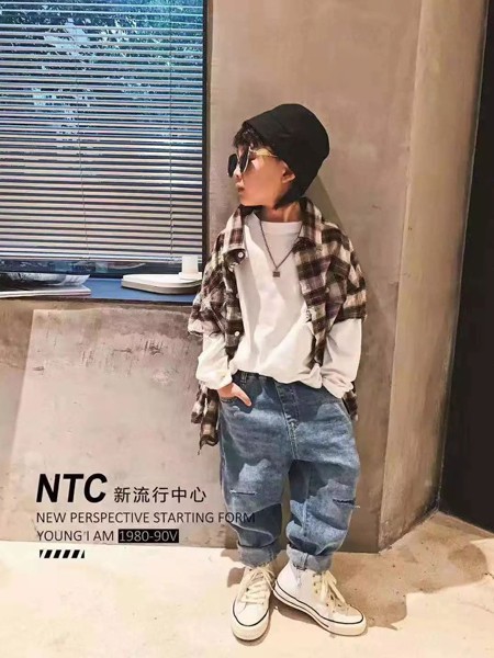 咔哇咿童装2021秋冬季白色纯色T恤