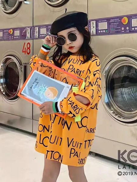 咔哇咿童装2021秋冬季黄色字母T恤