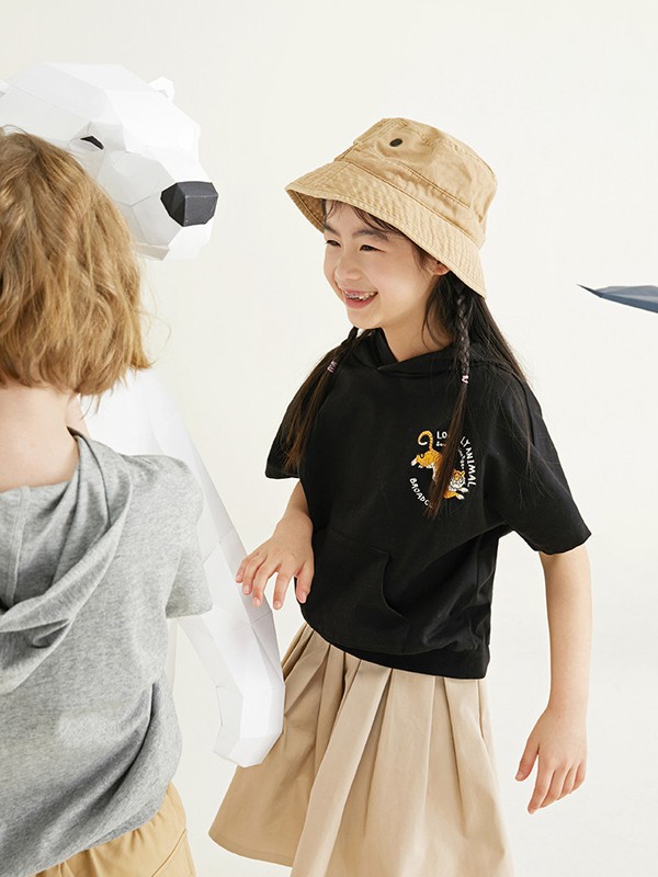 broadcute童装2022春夏季黑色印花T恤