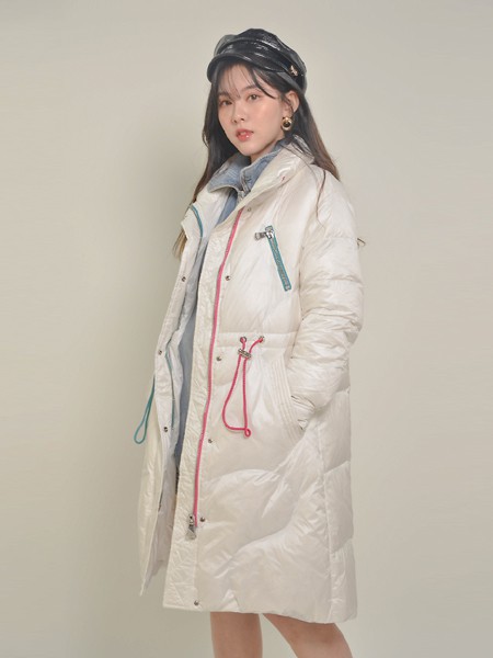 香妲儿女装2021秋冬季白色纯色棉服