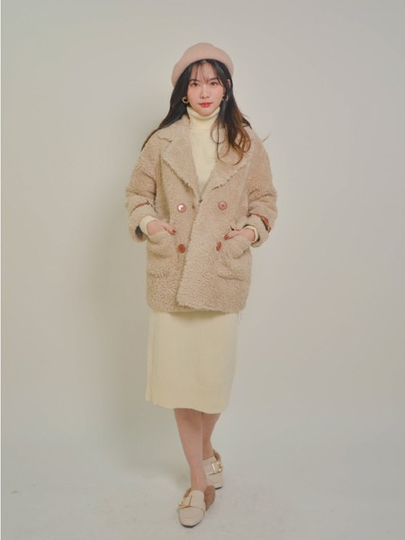 香妲儿女装2021秋冬季米色高领毛衣裙