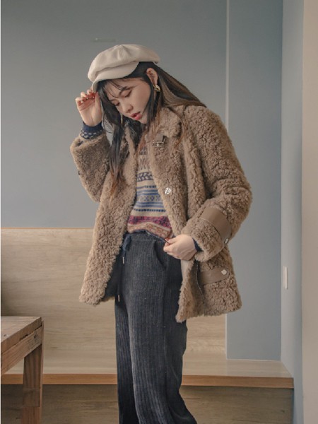 香妲儿女装2021秋冬季棕色纯色外套