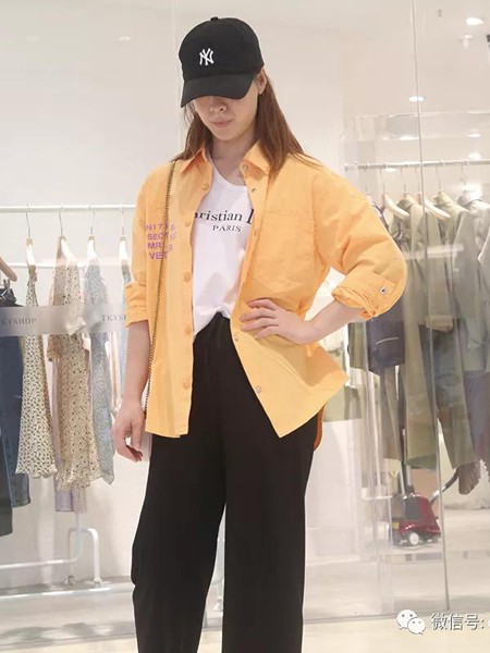 ​创美印象女装2021秋冬季白色字母T恤