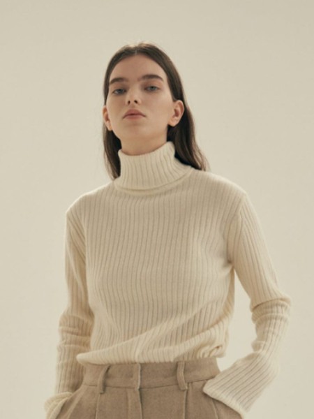 apMStyle女装2021秋冬季白色高领毛衣
