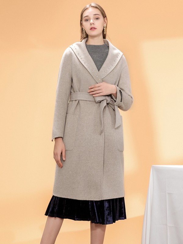 ​伊诗夏兰薇2021秋冬季米色纯色大衣