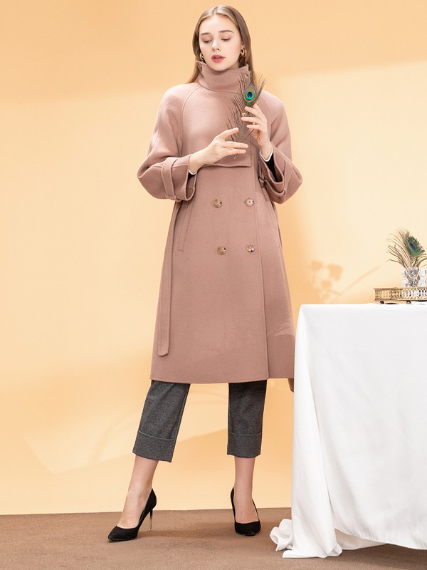 ​伊诗夏兰薇2021秋冬季粉色高领大衣