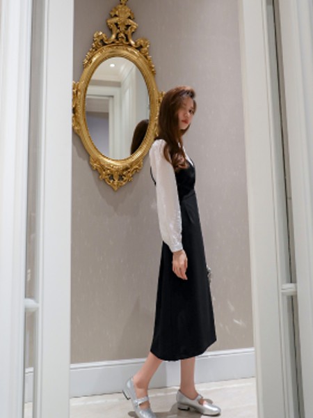 觅瑞女装2022春夏季拼色拼接连衣裙