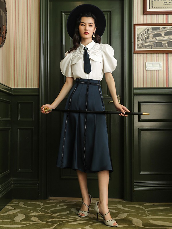 电影时装2022春夏季白色泡泡袖衬衫