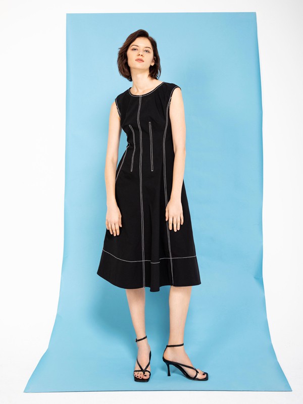 卡莉朵拉2022春夏季黑色纯色连衣裙