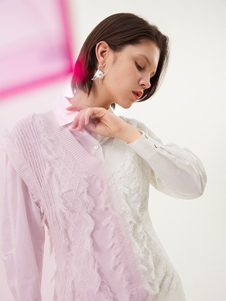 ​vizaviza2021秋冬季白色纯色背心