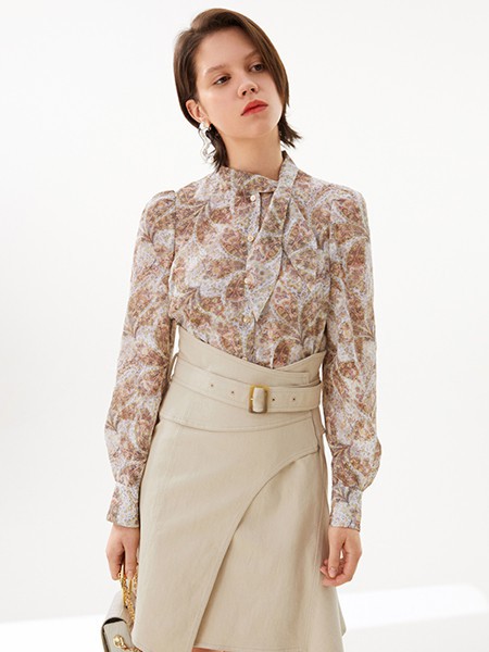 ​vizaviza2021秋冬季白色纯色半身裙