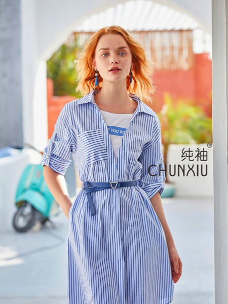 纯袖女装2022春夏季蓝色条纹连衣裙